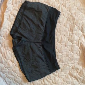 Grey patterned lululemon shorts
